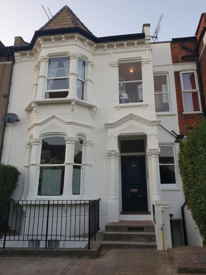 لندن Cozy Muswell Hill 1-Bedroom Flat المظهر الخارجي الصورة
