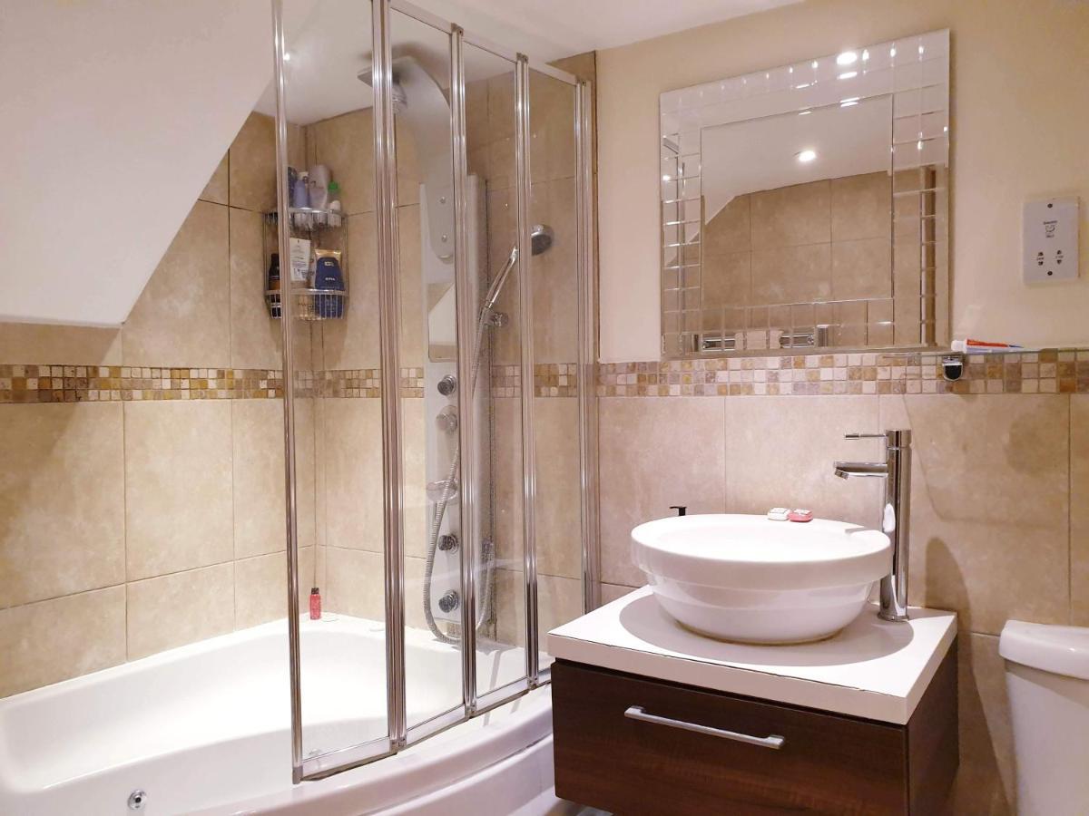 لندن Cozy Muswell Hill 1-Bedroom Flat المظهر الخارجي الصورة